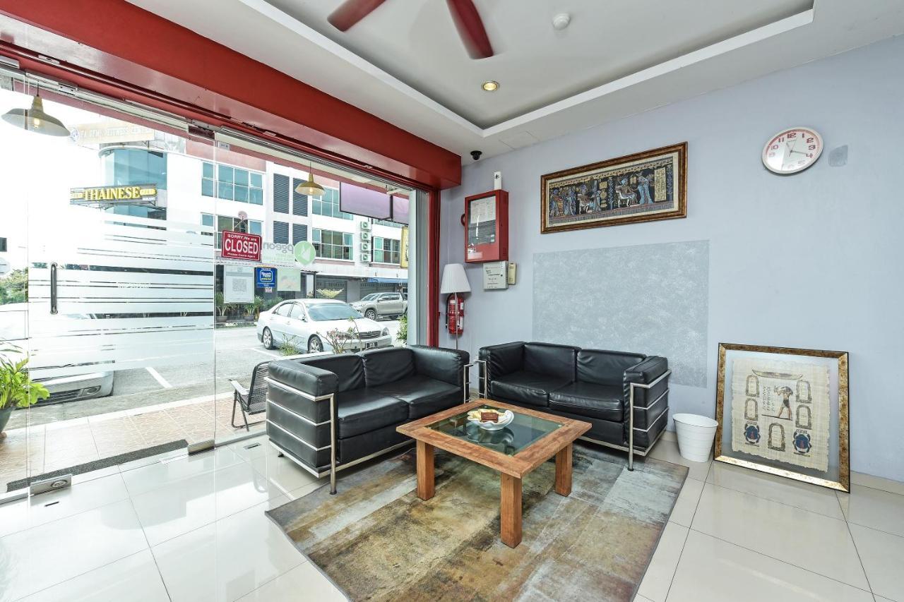 Oyo 90644 M Three Hotel Ситиаван Экстерьер фото